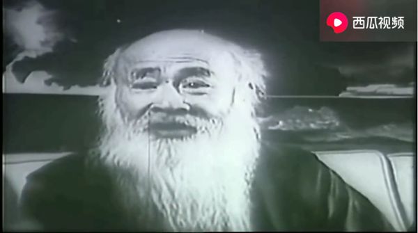 张大千于1972年接受采访，其时已73岁高龄，一段极其珍贵的影像